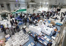 Vista de la nave de pescados y mariscos.