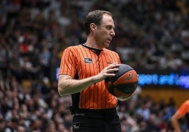 El Unicaja-Barcelona ya tiene árbitros