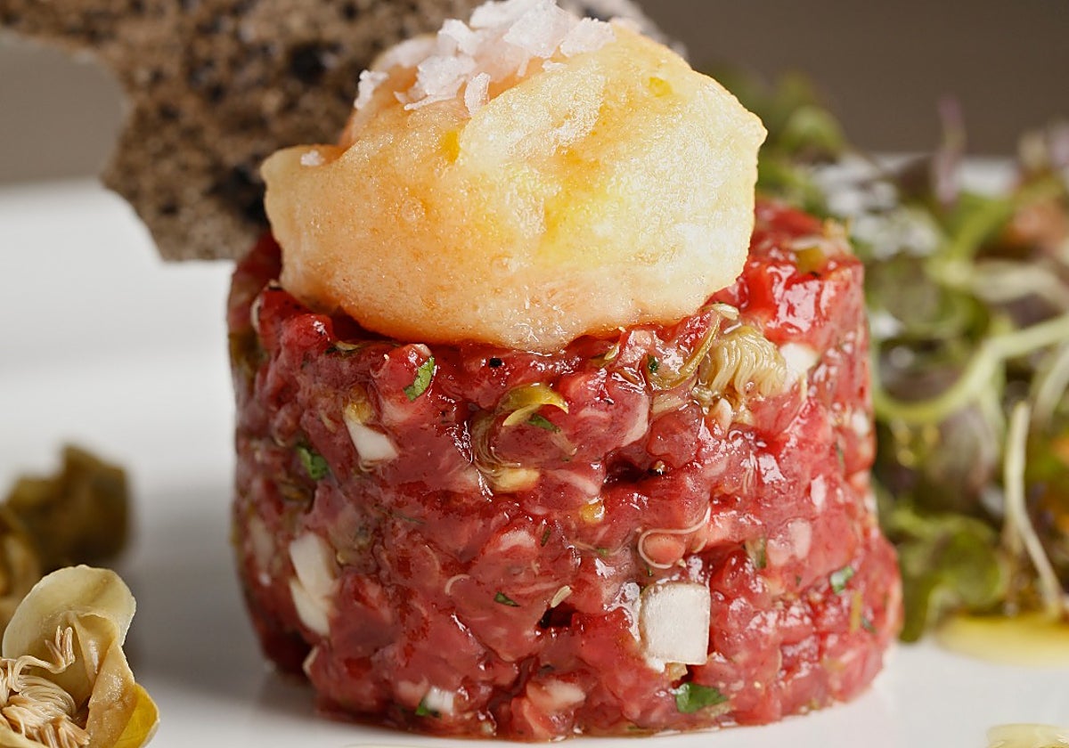El steak tartar que le gusta el rey Juan Carlos que se puede comer en Málaga