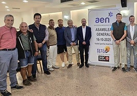 Imagen de parte de la nueva junta directiva de la Asociación de Empresarios de Nerja.