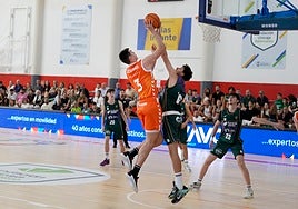 El Unicaja Alhaurín de la Torre deja escapar el triunfo en su debut como local