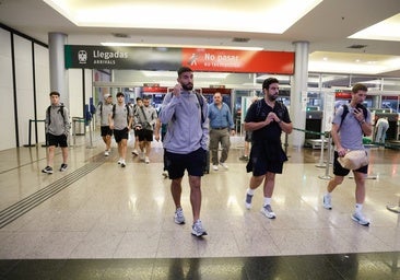 El Málaga regresa en silencio y sin aficionados recibiéndoles