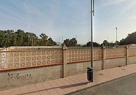 Investigan el apuñalamiento de un hombre cuando salía del campo de fútbol de Guadalmar