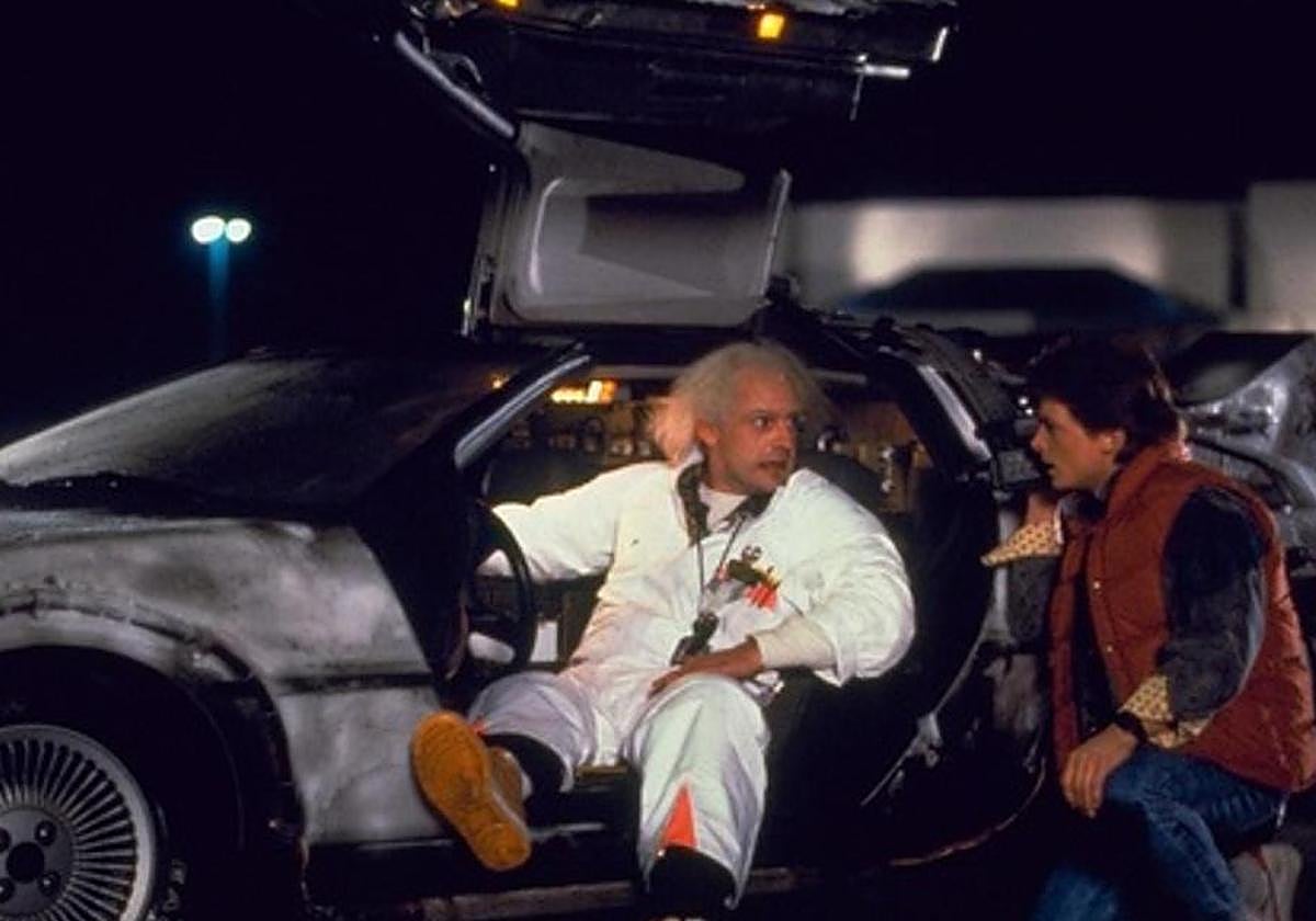 El doctor Emmett Brown y Marty McFly, protagonistas de 'Regreso al futuro'.