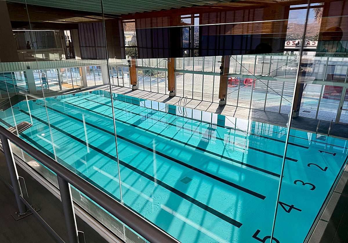 La piscina cubierta de Cártama vista desde arriba.