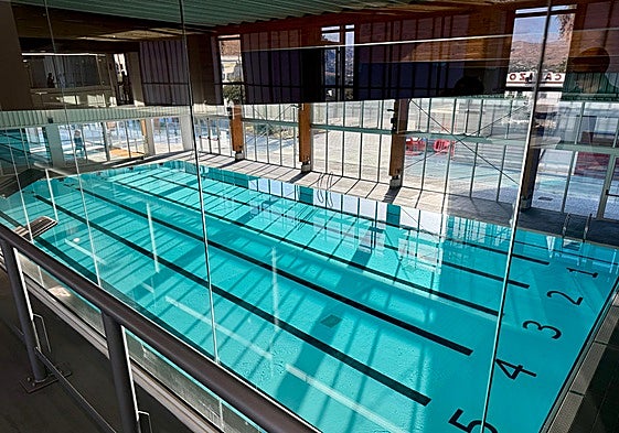 La piscina cubierta de Cártama vista desde arriba.