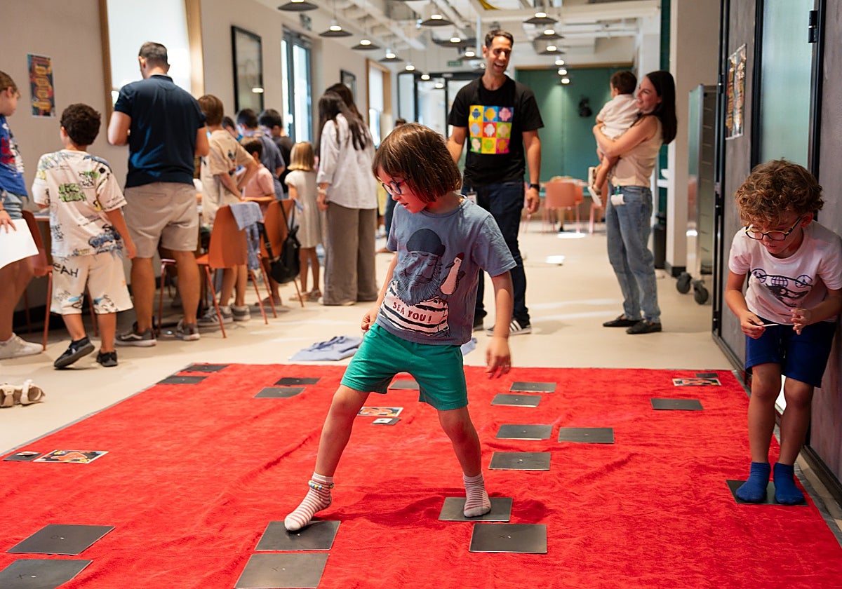 El 'ensayo general' de esta yincana, con familiares y conocidos de empleados.
