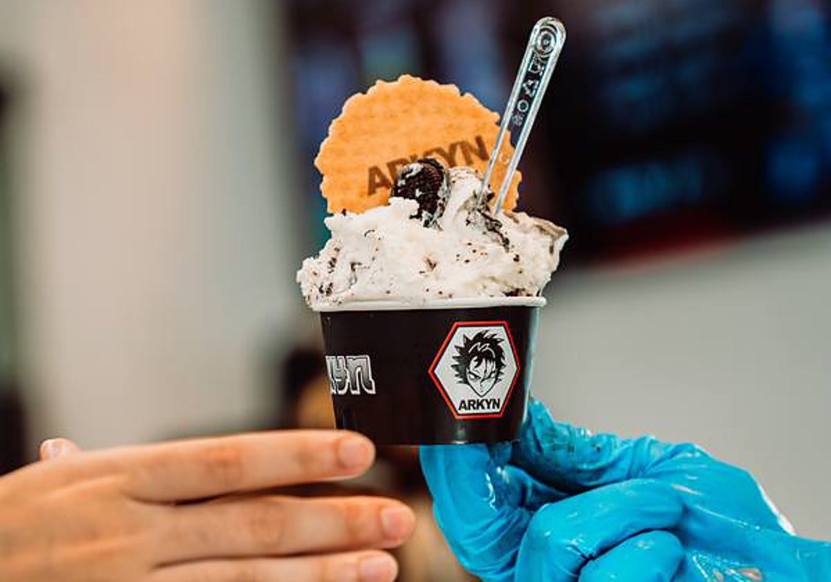 Imagen principal - Arkyn, la heladería de los superhéroes que se atreve a abrir junto a Inma