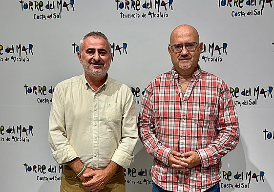 El edil de Infraestructuras y el teniente de Alcalde de Torre del Mar, en la presentación de las actuaciones.