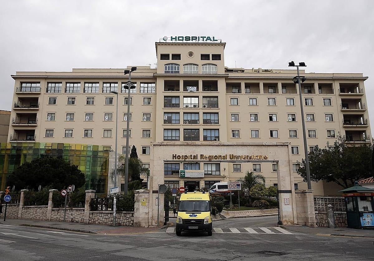 Tercer apuñalamiento consecutivo en Málaga capital: evacúan a un hombre de 54 años con una herida en el tórax