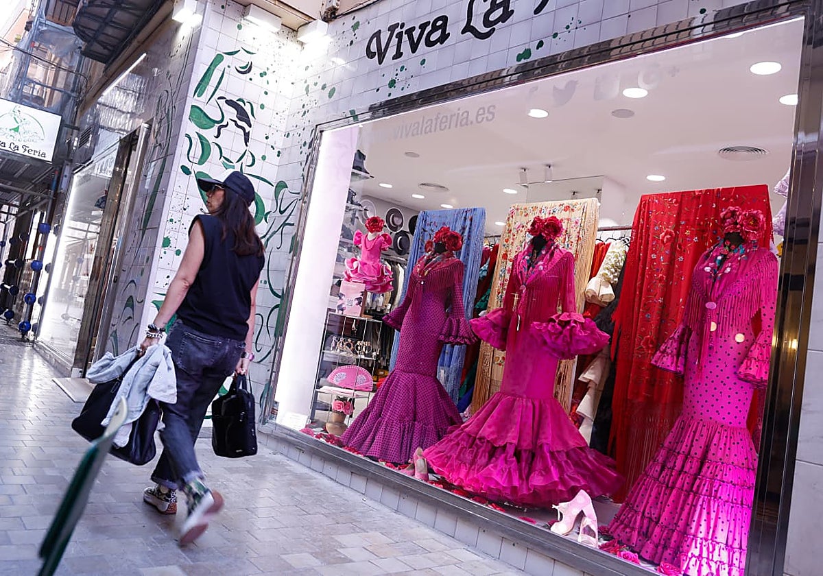 Uno de los comercios decorados de rosa en el Centro.