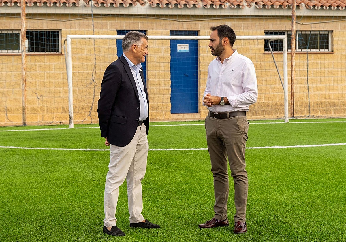 El teniente de alcalde de San Pedro, Javier García, y el edil de Deportes, Lisandro Vieytes, en las instalaciones.