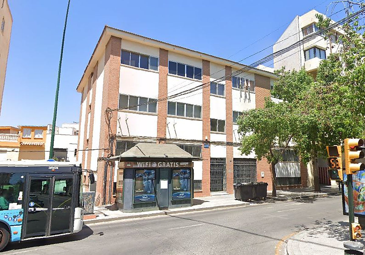 Antiguo colegio Louis Pasteur, ubicado en la Alameda de Capuchinos.