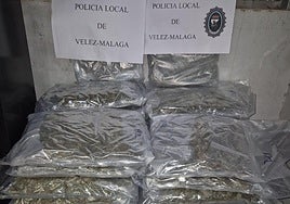 Imagen de la droga intervenida por la Policía Local de Vélez-Málaga.