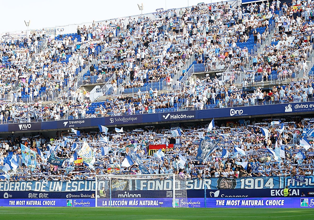 Aficionados del Málaga en La Rosaleda en el partido ante el Eibar de esta temporada.