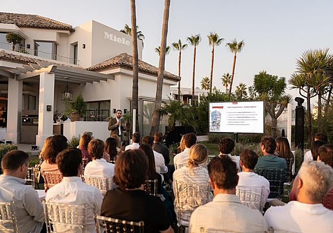 Momento de la presentación en Villa Miele.