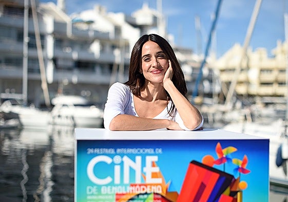 Macarena García en Puerto Marina antes de recoger el premio de interpretación en el XXIV Festival Internacional de Cine de Benalmádena.