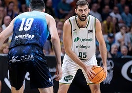 Kravish, ante Shermadini antes de lesionarse.