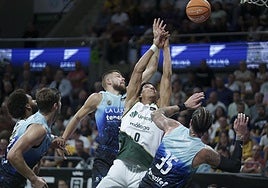 El Unicaja cae en su visita al Tenerife (95-79)