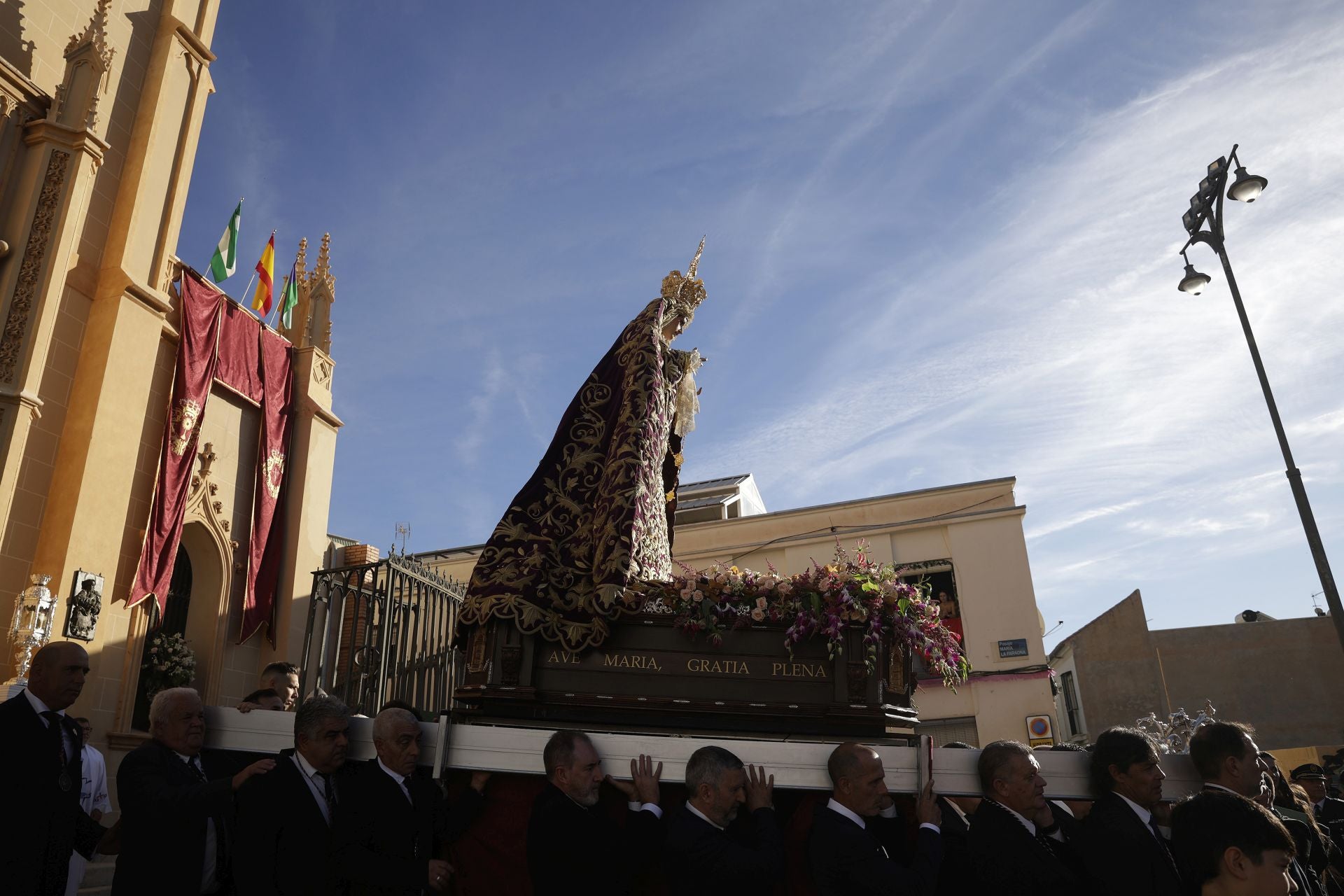 Detalles de la misa y su posterior traslado.