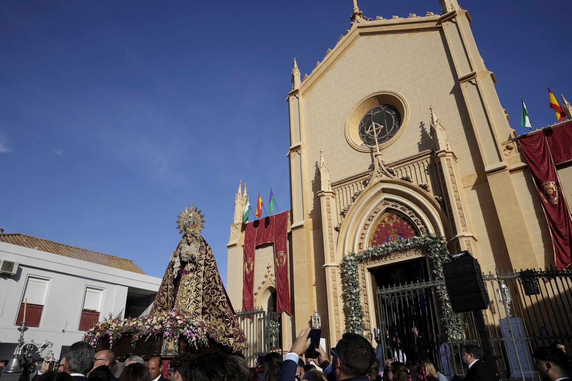 Detalles de la misa y su posterior traslado.
