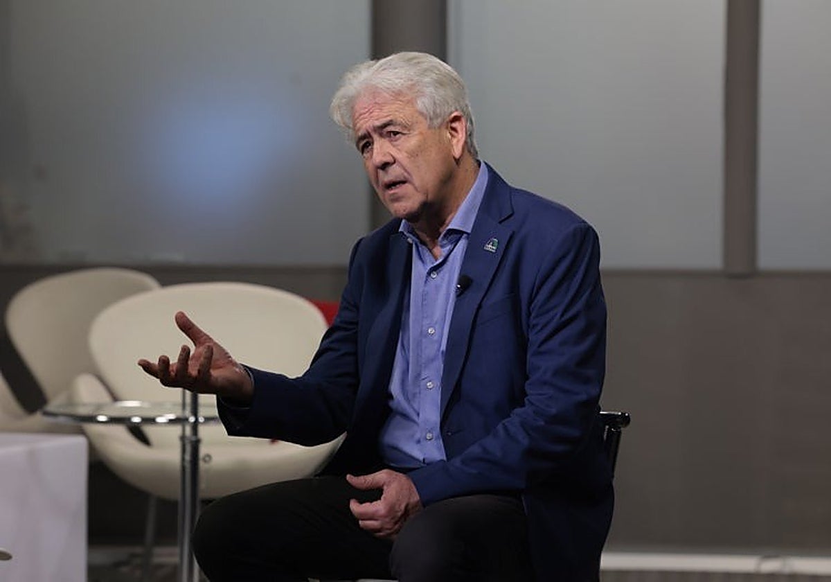 En la imagen, el oncólogo Emilio Alba.