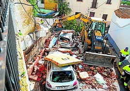 Destrozos provocados por un tornado en Gibraleón (Huelva).