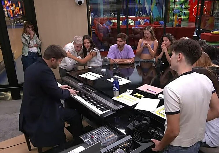 Pablo Alborán hace llorar a los concursantes de 'Operación Triunfo'