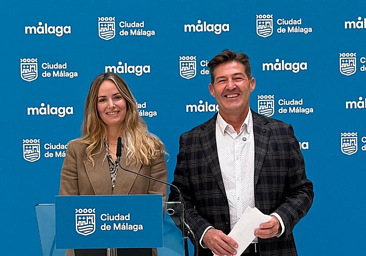 Los concejales de Vox, Yolanda Gómez y Antonio Alcázar.