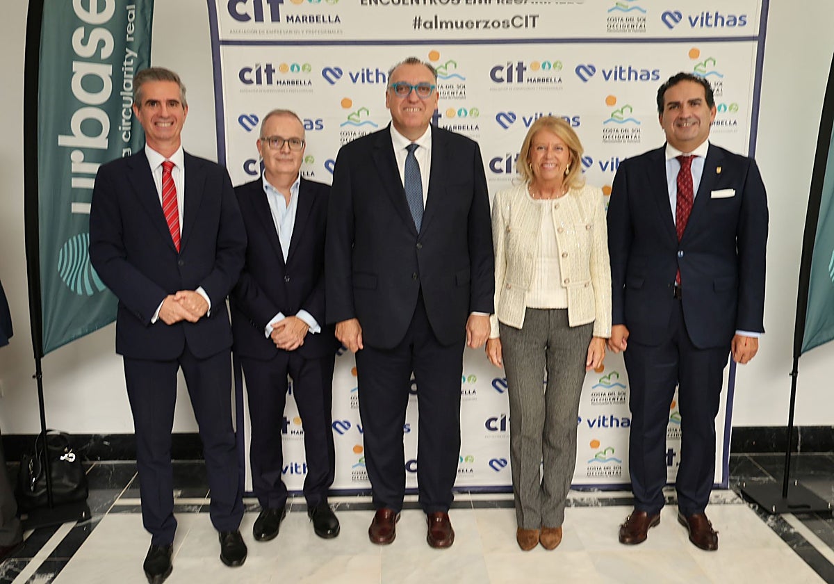 El consejero de Turismo, Arturo Bernal, ha ofrecido una conferencia organizada por CIT Marbella.