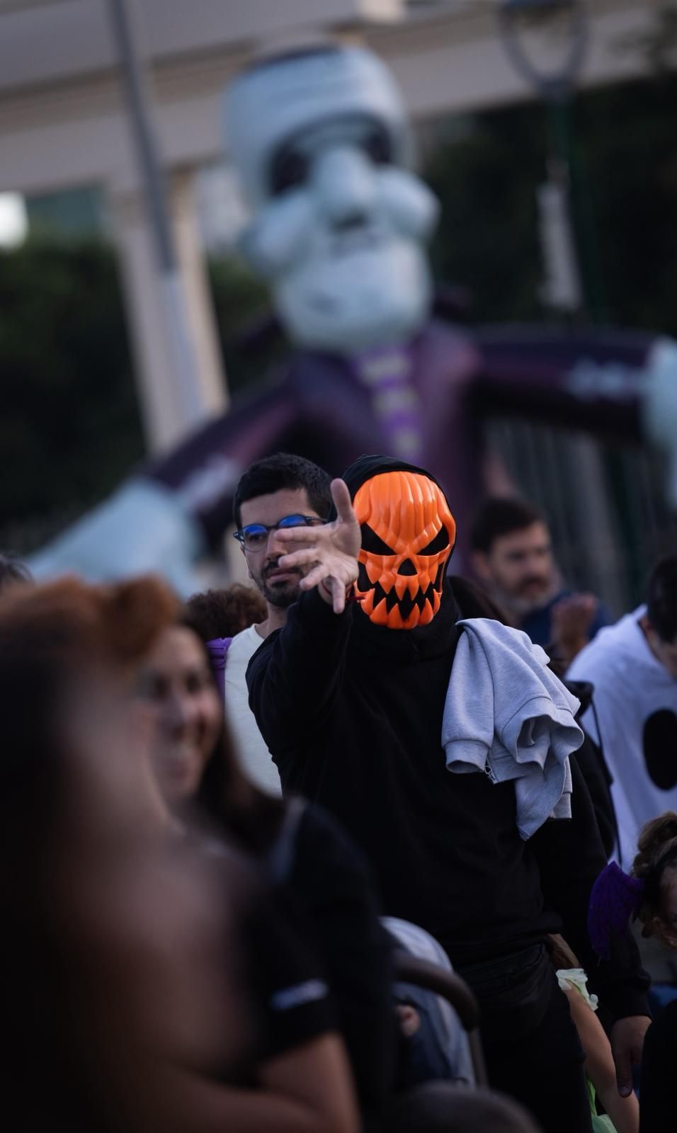 Ambiente de Halloween en el parque de Huelin