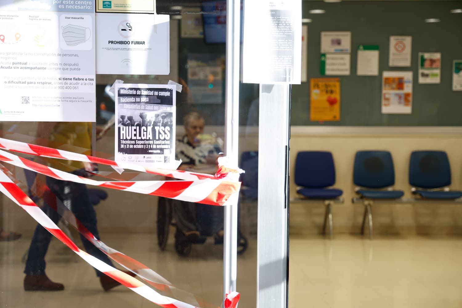 La huelga de técnicos superiores sanitarios en Málaga, en imágenes