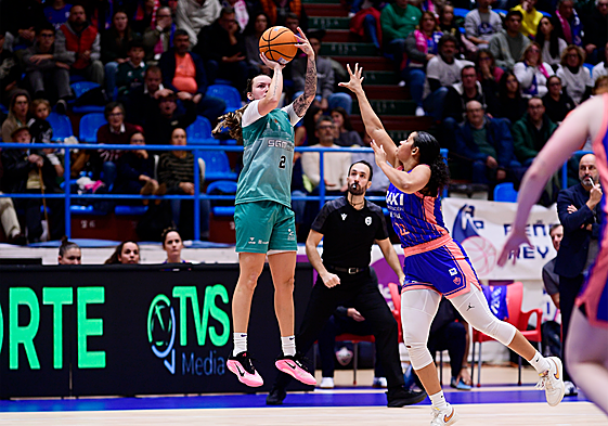 Polideportivo malagueño: El CAB Estepona se gusta en Ferrol