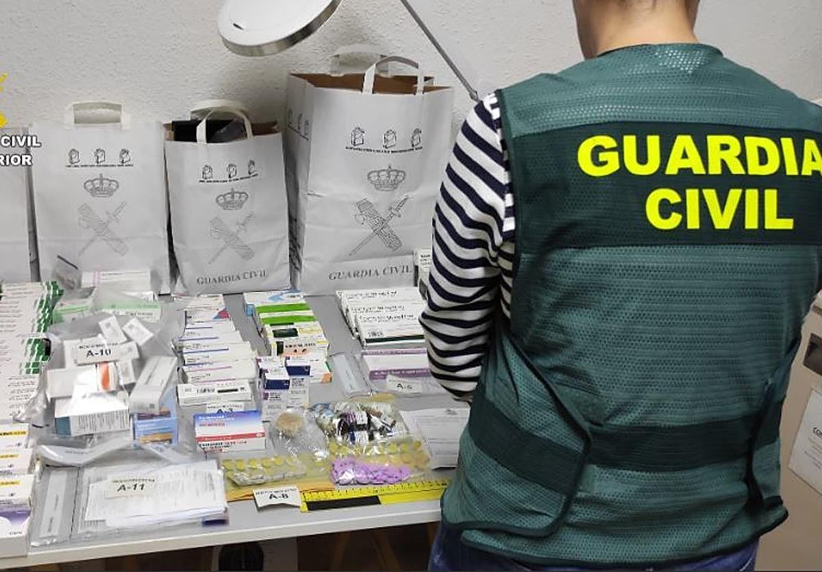 Golpe a la venta ilegal de medicamentos por Internet con 22 detenidos en varias provincias, entre ellas Málaga