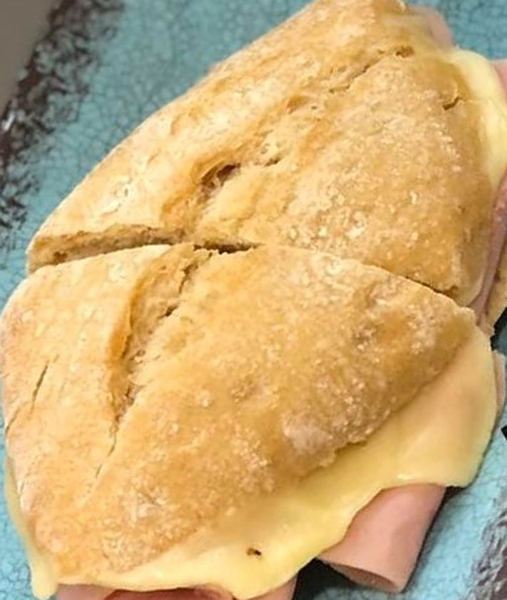 Imagen secundaria 2 - Propuestas de La Ñora, El Ruiseñor y Tu Sitio.