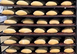 Bandejas de pitufos de la panadería Mateo Luque.