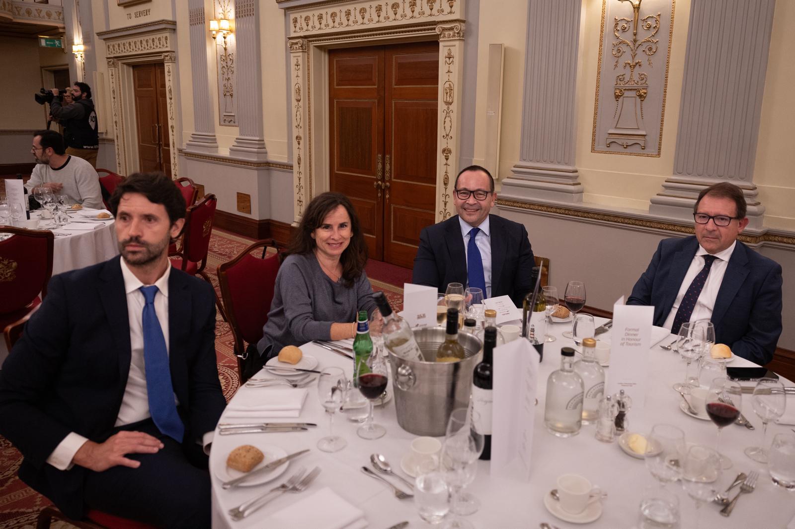 Cena de SUR en la World Travel Market 2025