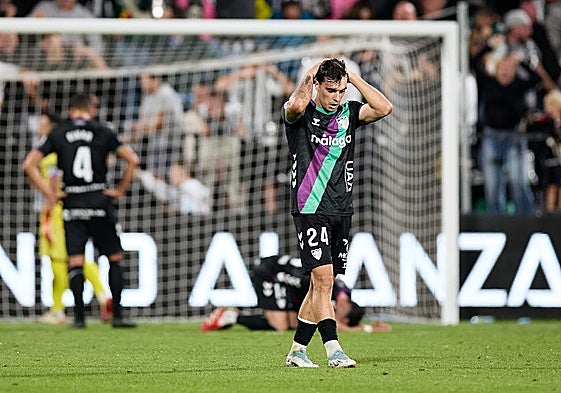 Lobete se lamenta del gol de la derrota en Castellón.