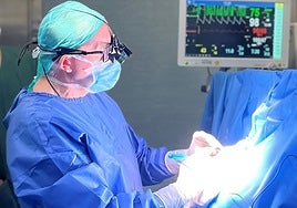 El Dr. Benjamín López durante la intervención