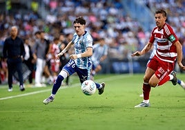 Aarón Ochoa, durante el partido del Málaga frente al Granada.