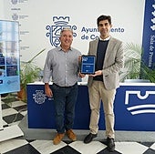 El alcalde de Coín, Francisco Santos, junto al primer teniente de alcalde, Antonio González en la presentación de los presupuestos.