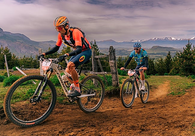 Maté, en pleno esfuerzo en un paisaje espectacular.