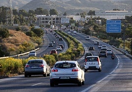 La aplicación persigue reducir el uso del coche privado.
