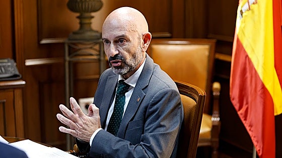 Javier Salas, contra todos