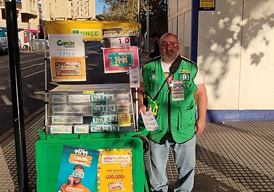 El vendedor Francisco Javier Guerrero.