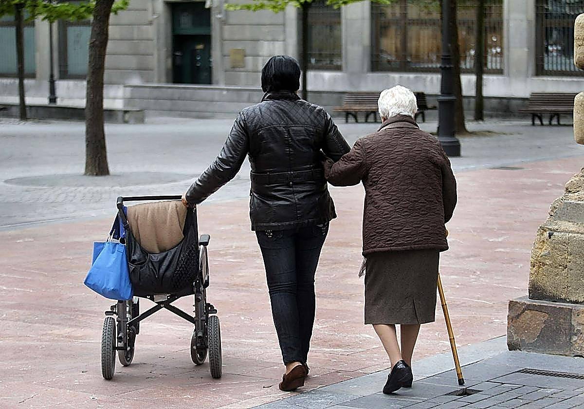 Una familia deberá indemnizar con 7.000 euros a su empleada de hogar a la que despidió por faltar a trabajar tras una operación de apendicitis