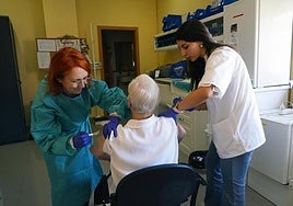 La Junta vacunará sin cita previa todos los miércoles a la población diana frente a la gripe: estos son los puntos habilitados en Málaga