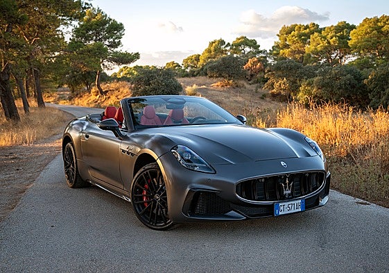 Maserati GranCabrio Trofeo.