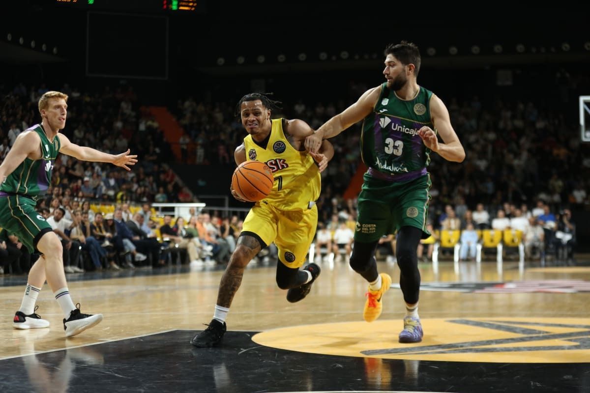 La victoria del Unicaja en la pista del Mersin turco, en imágenes