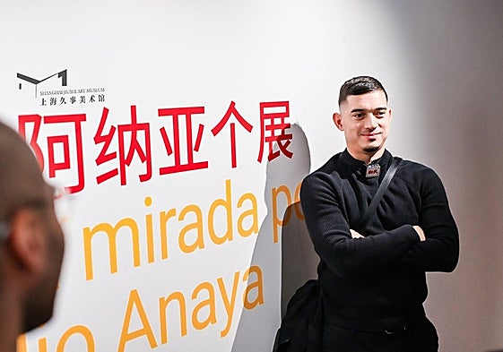 Julio Anaya deja perpleja a China con sus iconos del arte sobre cartones